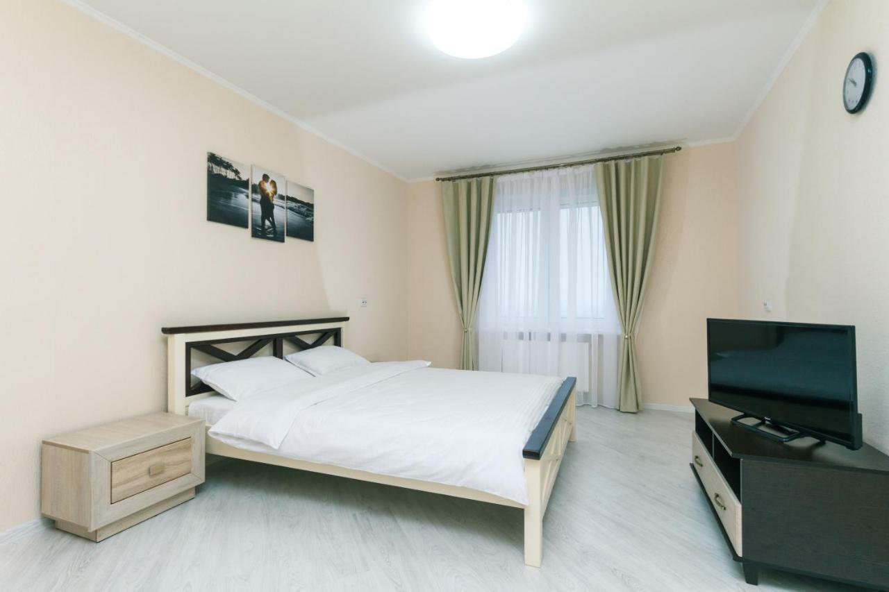 Видовая Квартира Yaroslavichi-2 Vîșhorod Exterior foto